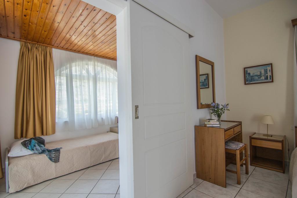 Villa Anna Maria Mylopotas Exteriör bild